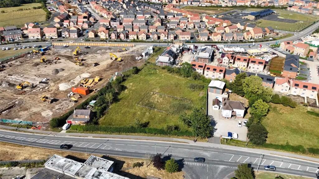 Land for sale - Image 2