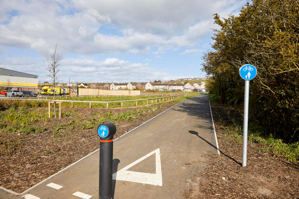 Land for sale - Image 2