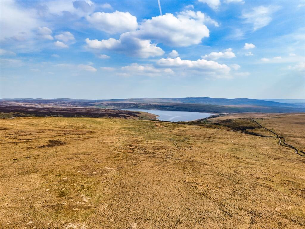 Land for sale - Image 1