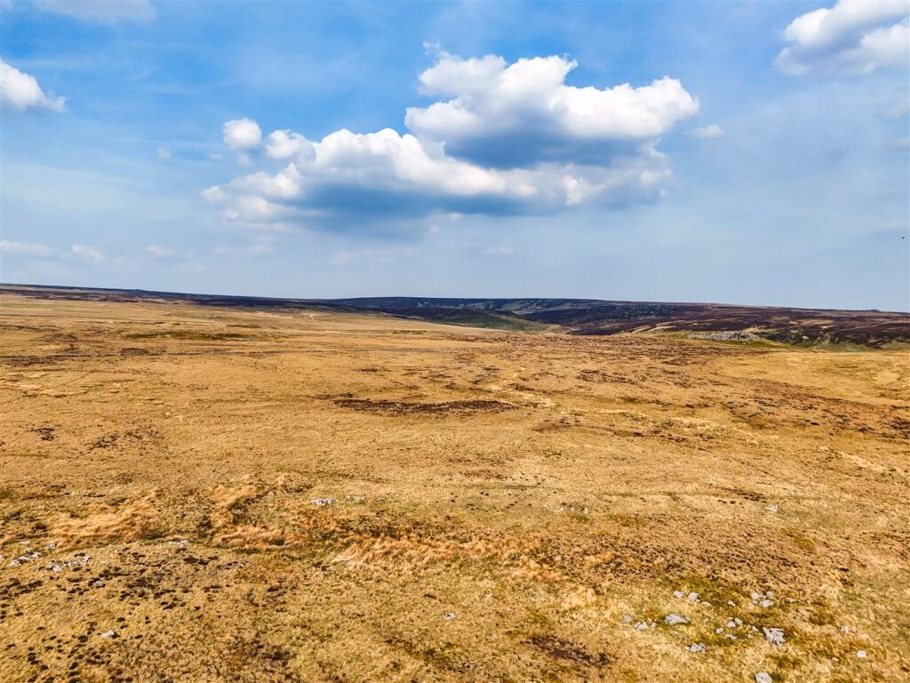 Land for sale - Image 2