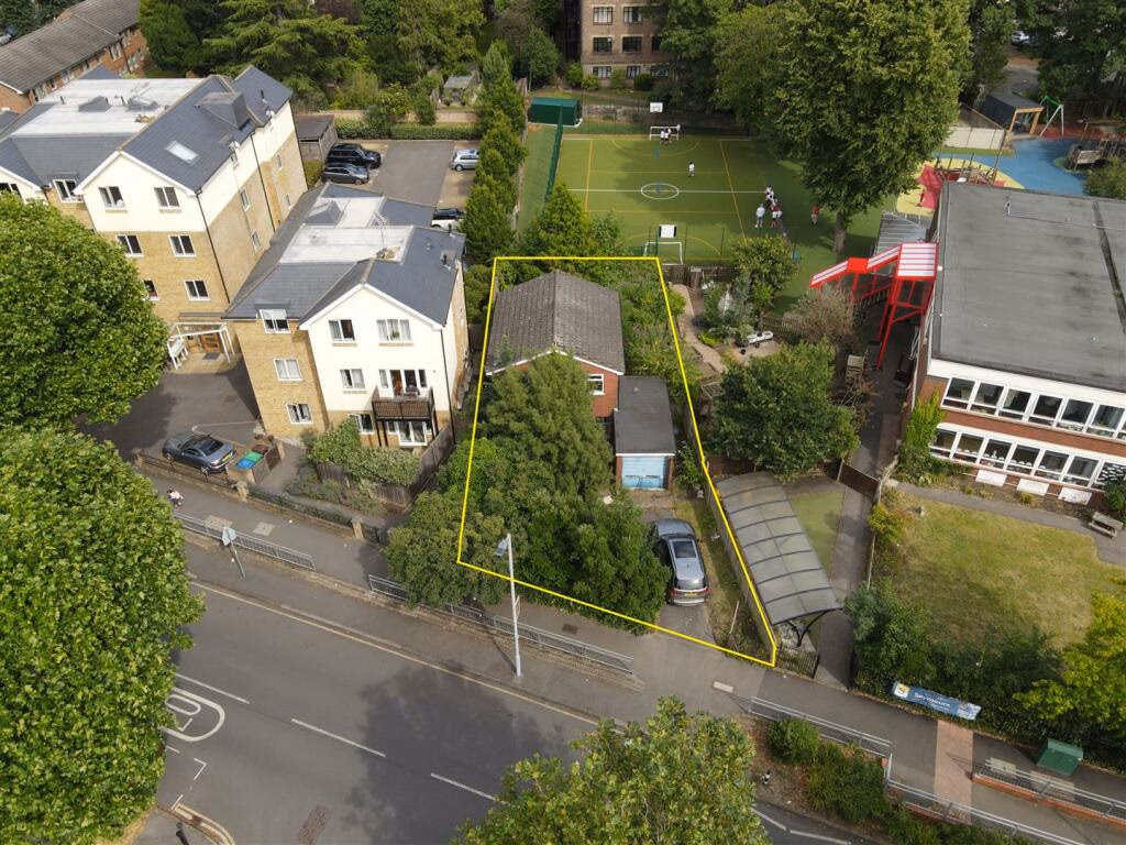 Plot for sale - Image 1