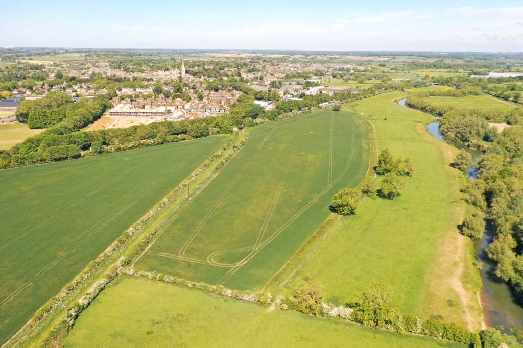 Land for sale - Image 1