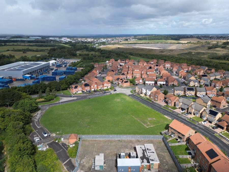 Land for sale - Image 2