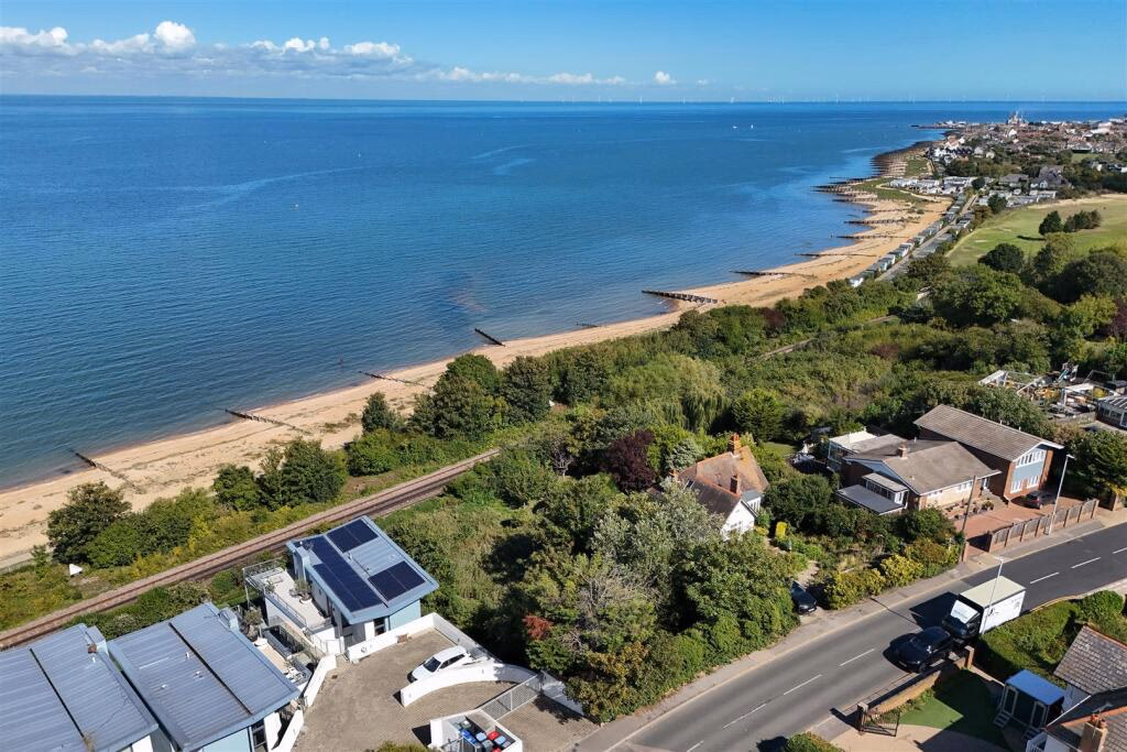 Plot for sale - Image 1