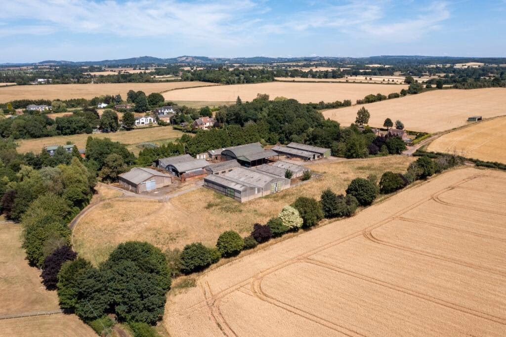 Land for sale - Image 1