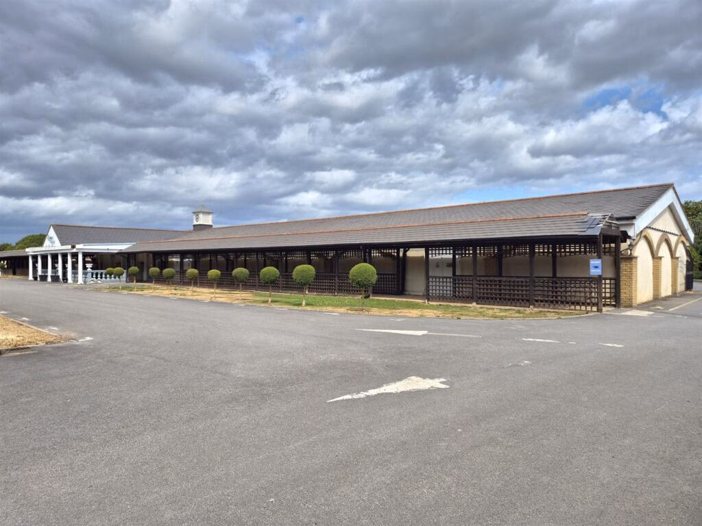 Plot for sale - Image 1