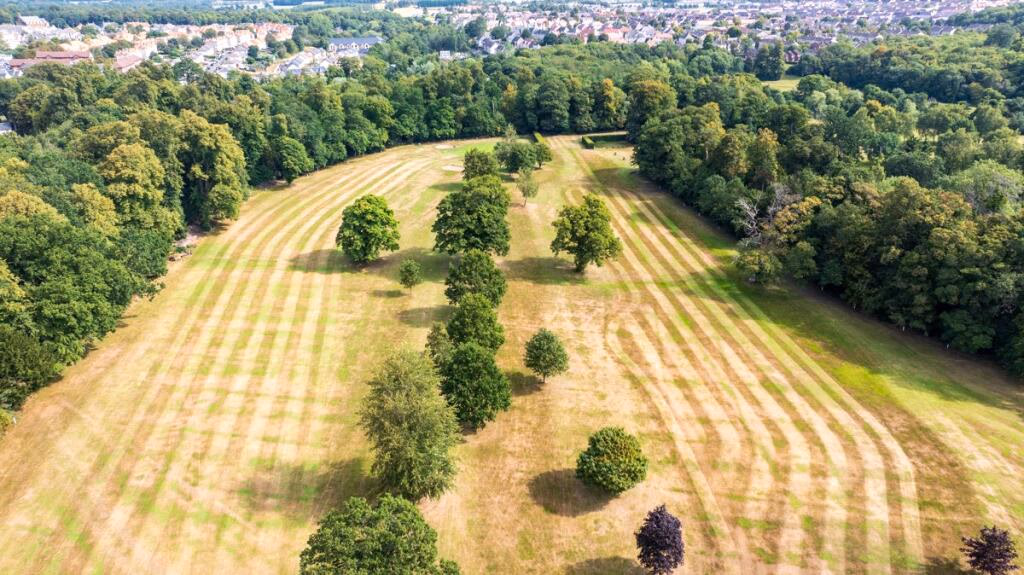 Land for sale - Image 2