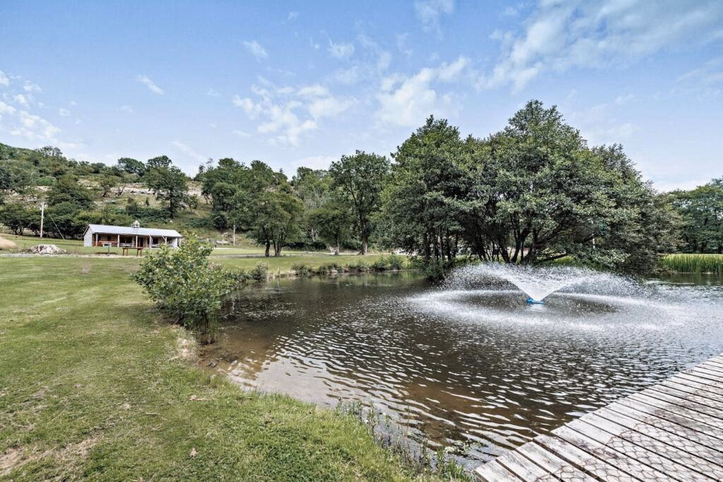 Land for sale - Image 2