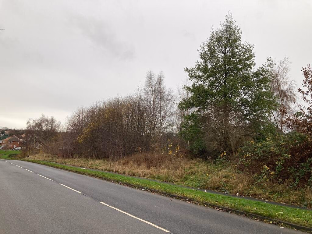 Land for sale - Image 2