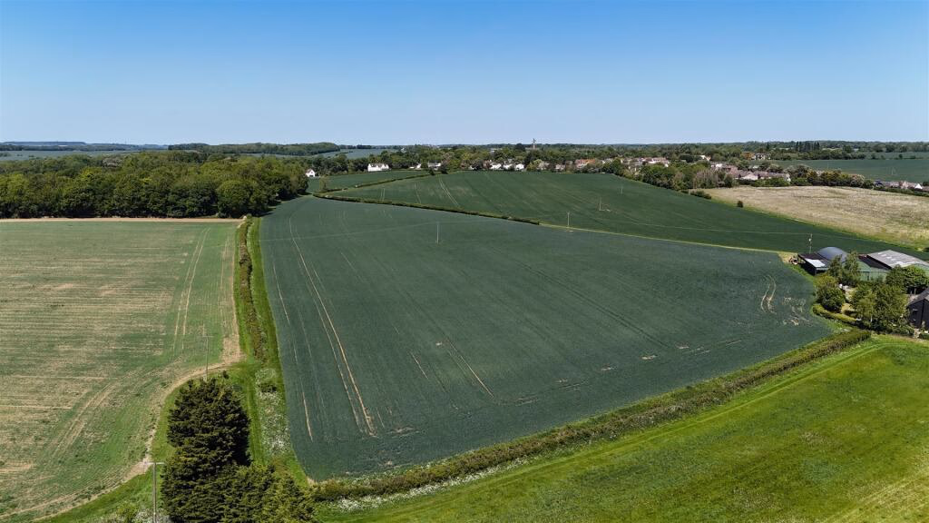 Land for sale - Image 2