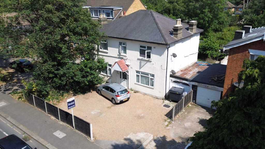 Land for sale - Image 1