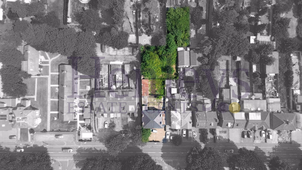 Land for sale - Image 2