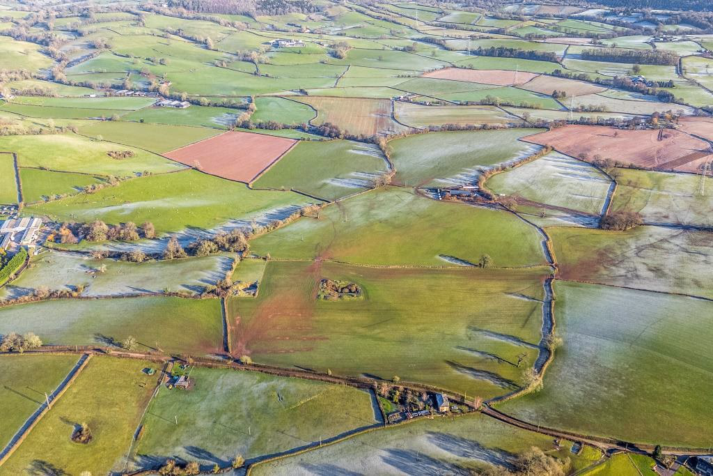 Land for sale - Image 1