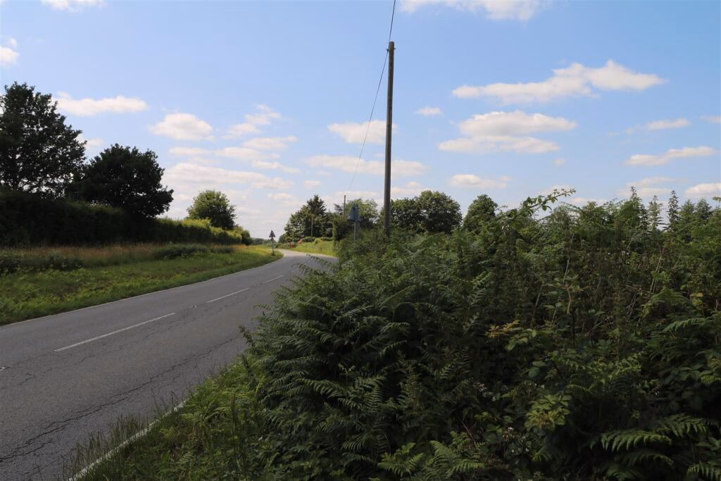 Land for sale - Image 2
