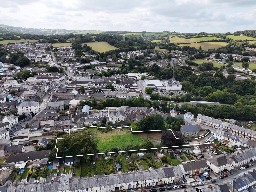 Plot for sale - Image 1