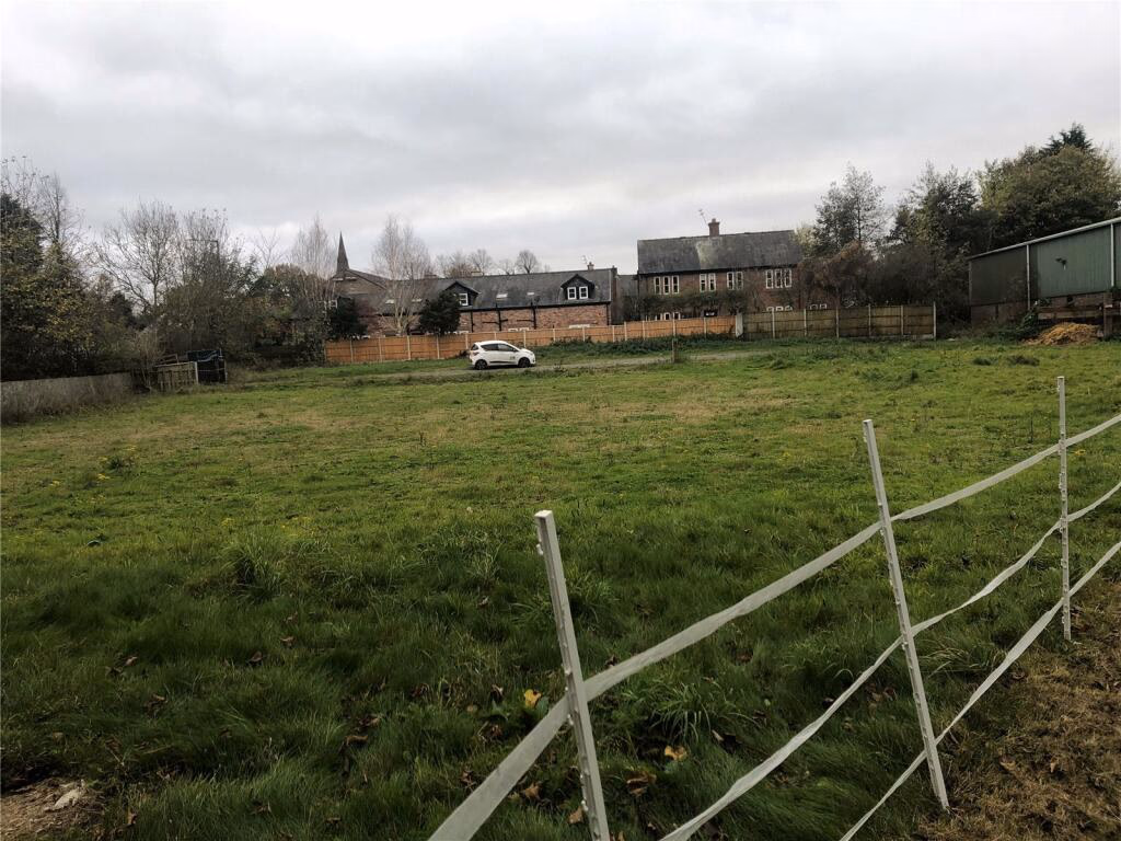 Land for sale - Image 2