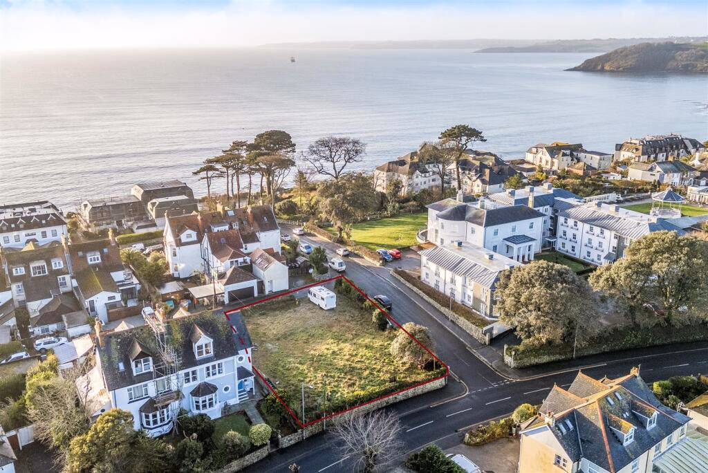 Plot for sale - Image 1