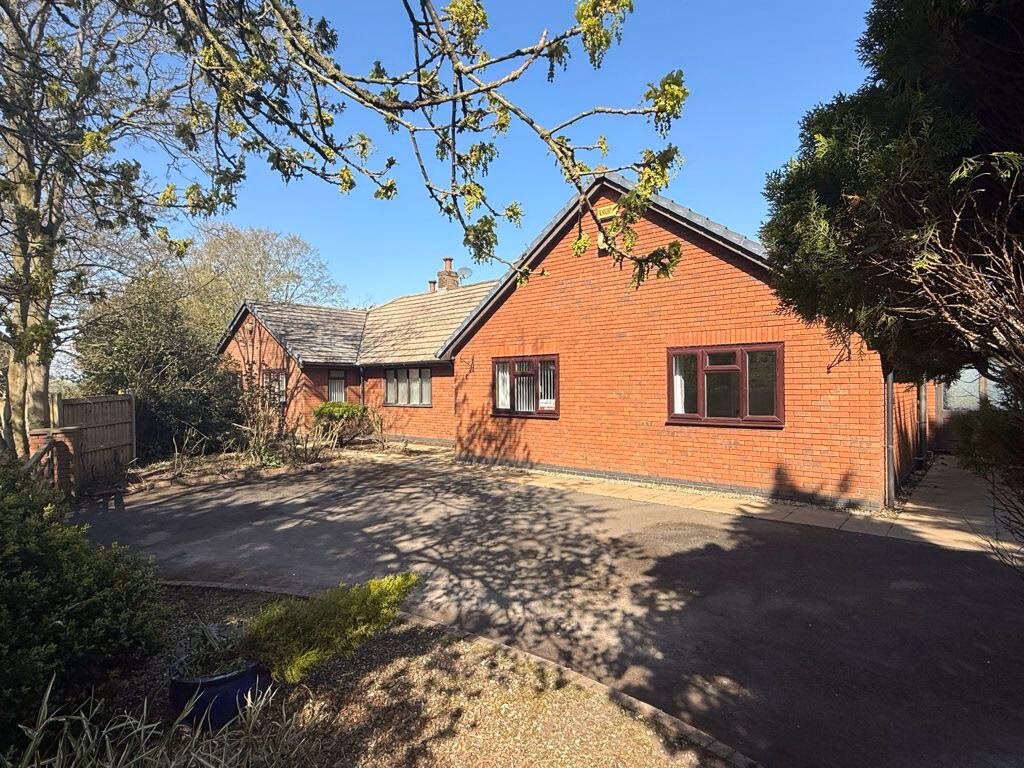 Land for sale - Image 1