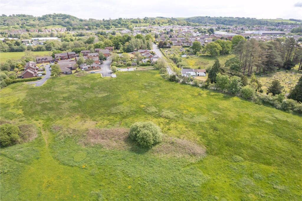 Plot for sale - Image 1
