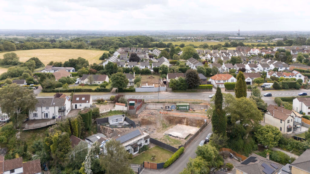 Land for sale - Image 2