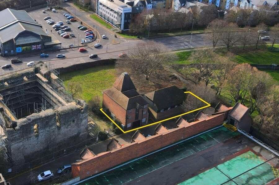 Land for sale - Image 1