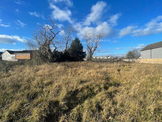 Land for sale - Image 2