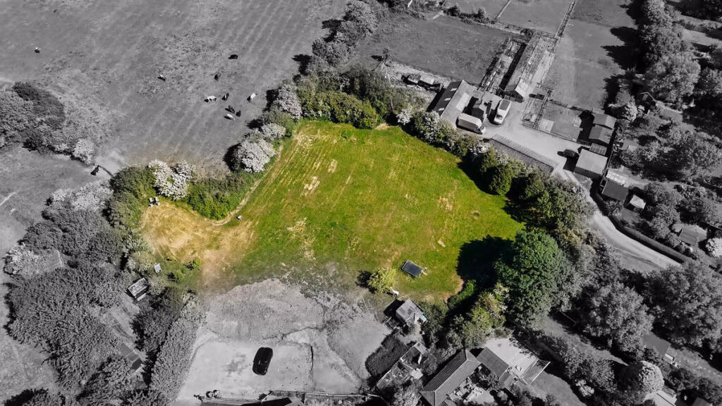 Land for sale - Image 1