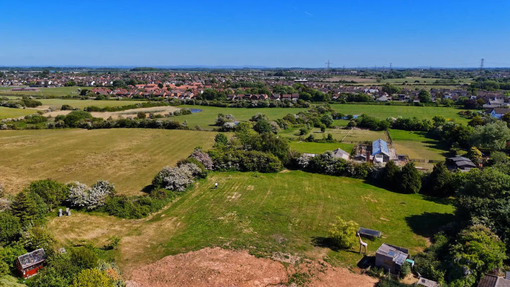 Land for sale - Image 2