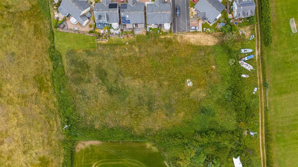 Land for sale - Image 2