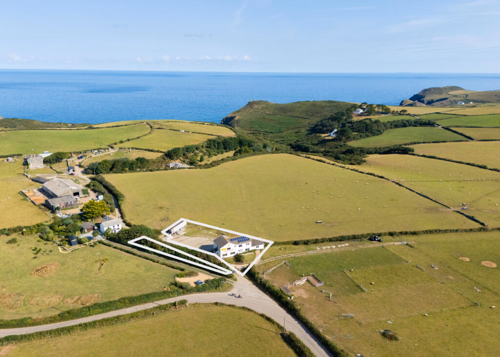 Land for sale - Image 1