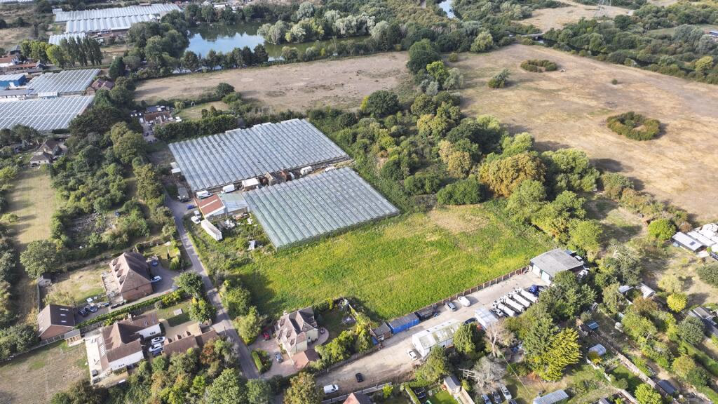 Land for sale - Image 1