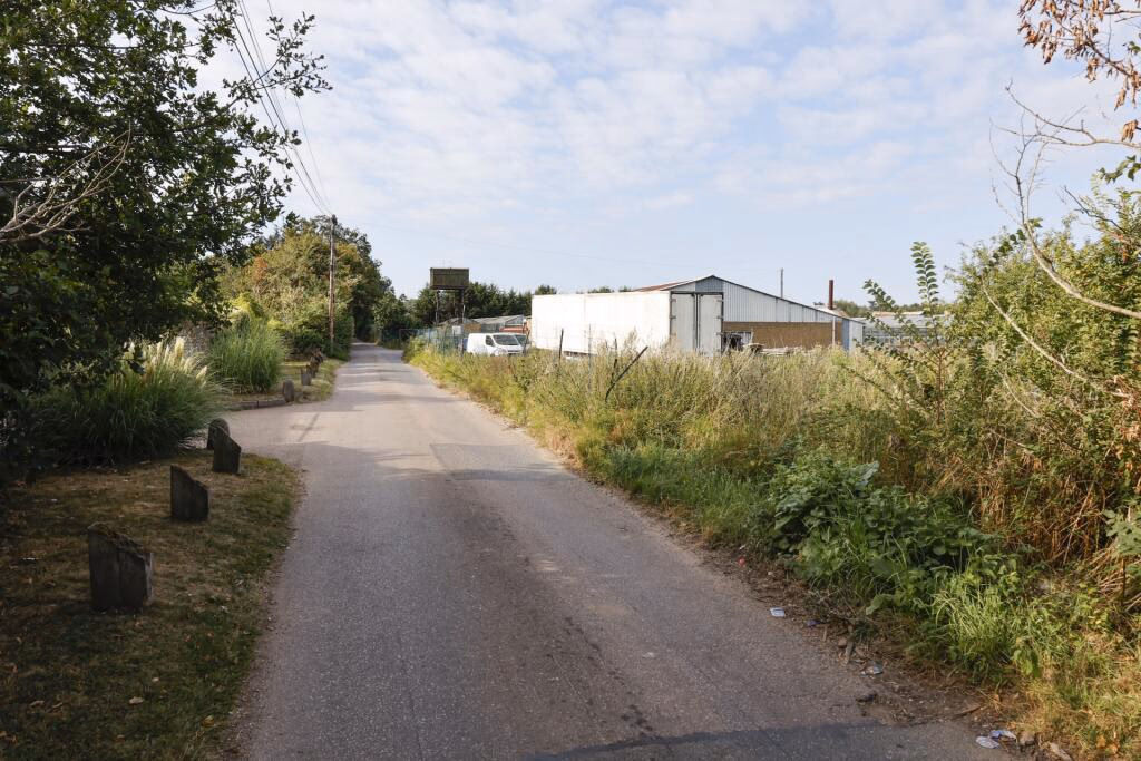 Land for sale - Image 3