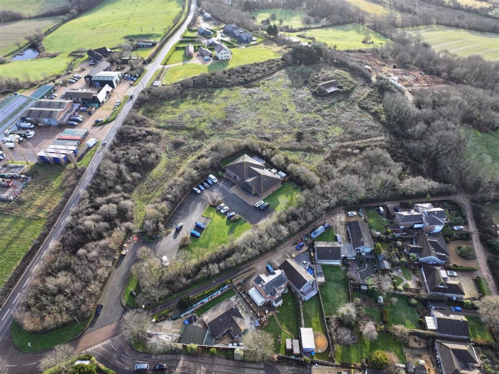 Land for sale - Image 1