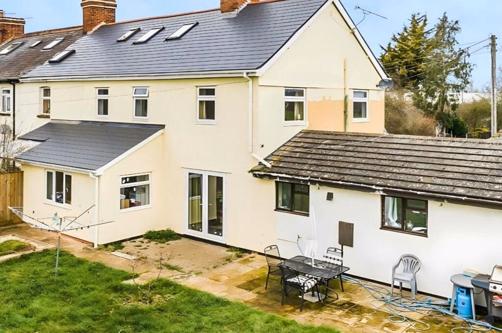 Plot for sale - Image 1