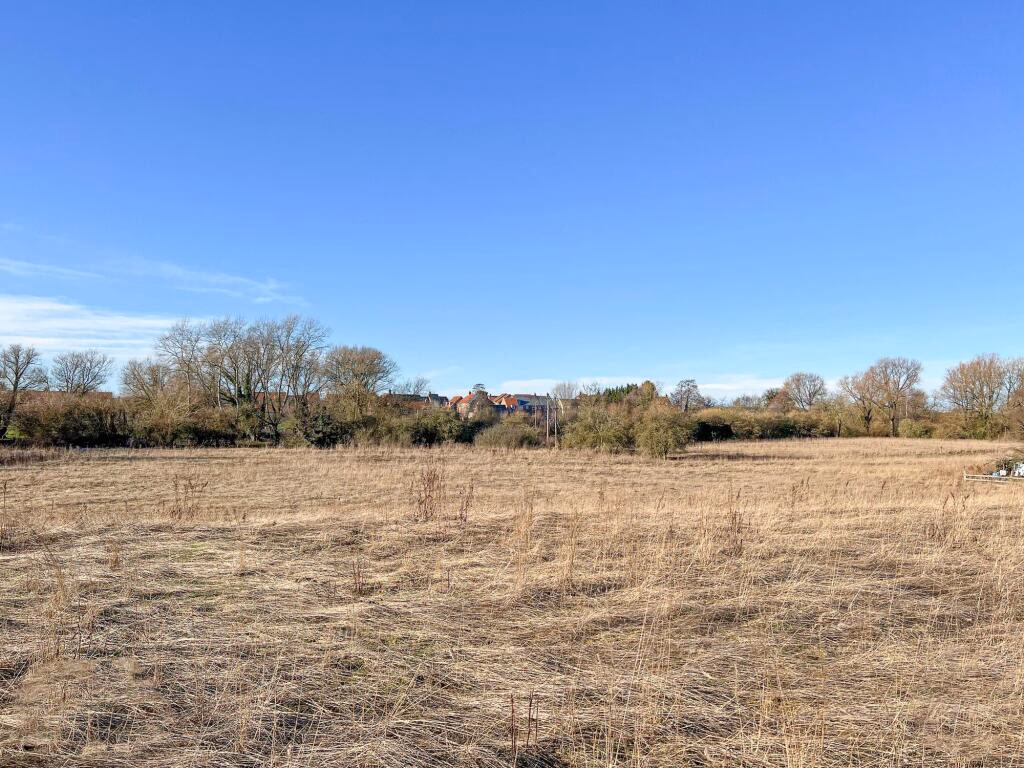 Land for sale - Image 2