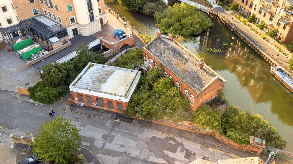 Land for sale - Image 1