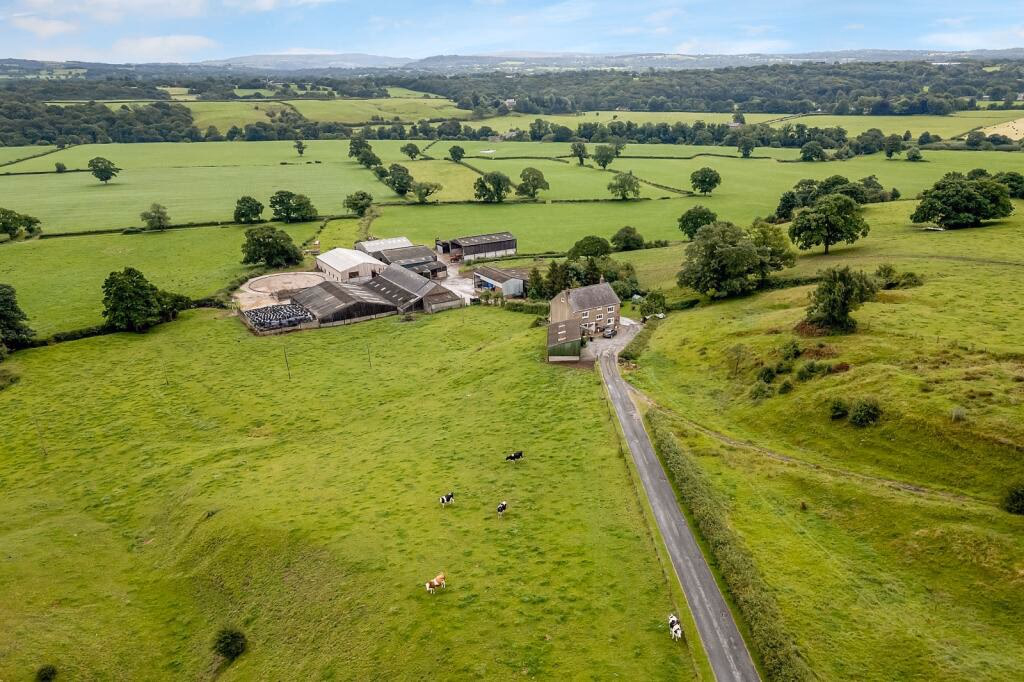 Land for sale - Image 1