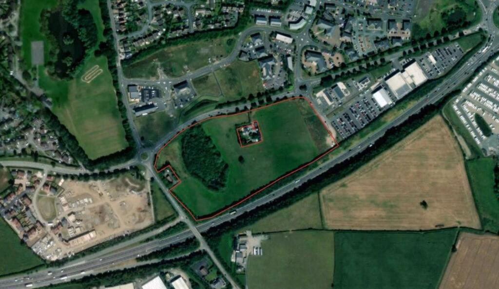 Land for sale - Image 1