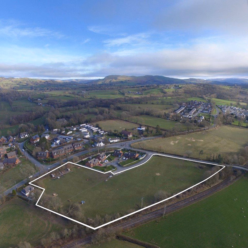 Land for sale - Image 1