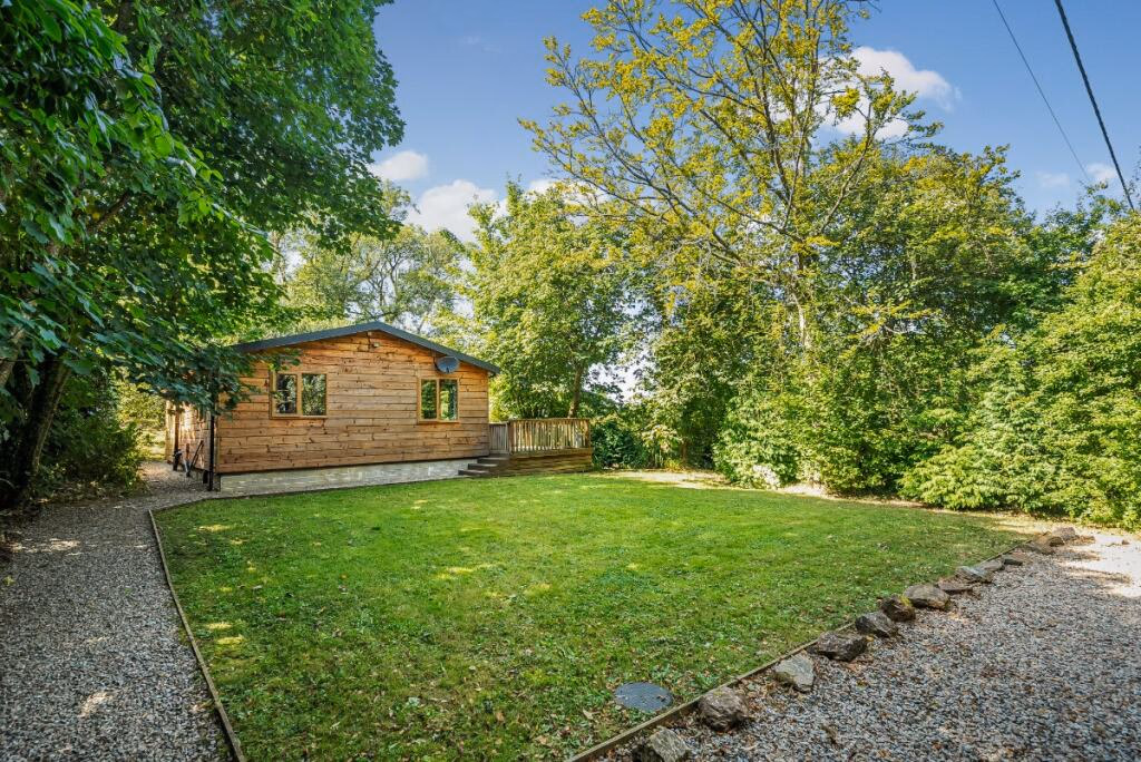 Land for sale - Image 2