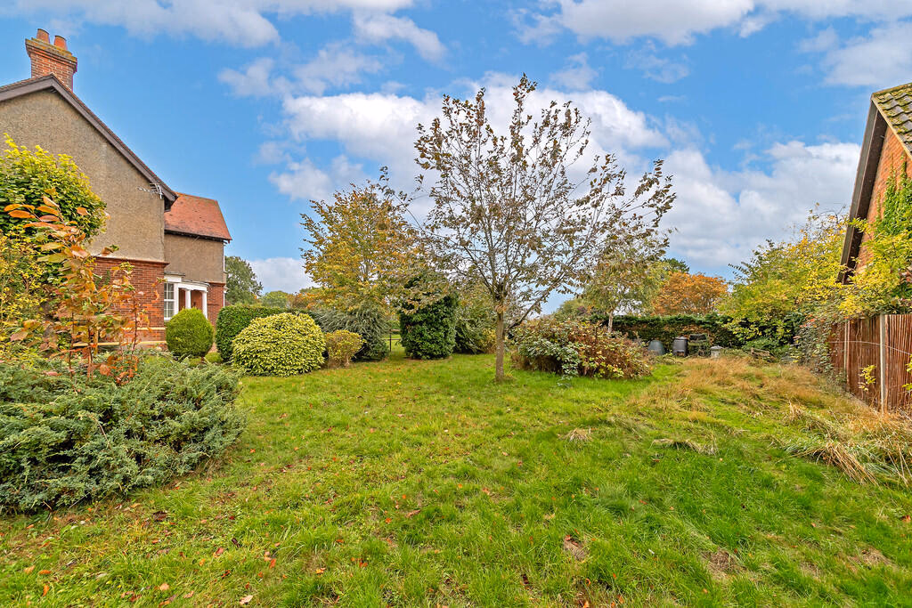 Land for sale - Image 1