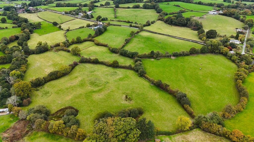 Land for sale - Image 1