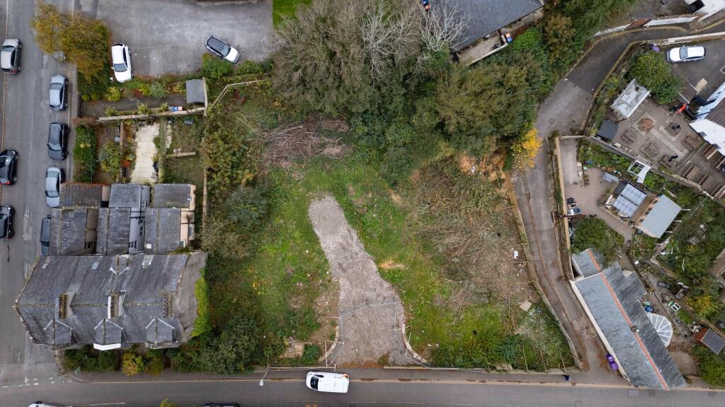 Land for sale - Image 1