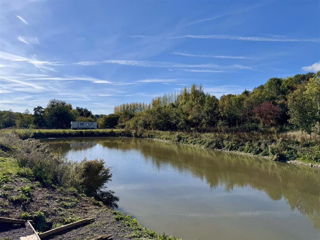 Land for sale - Image 2