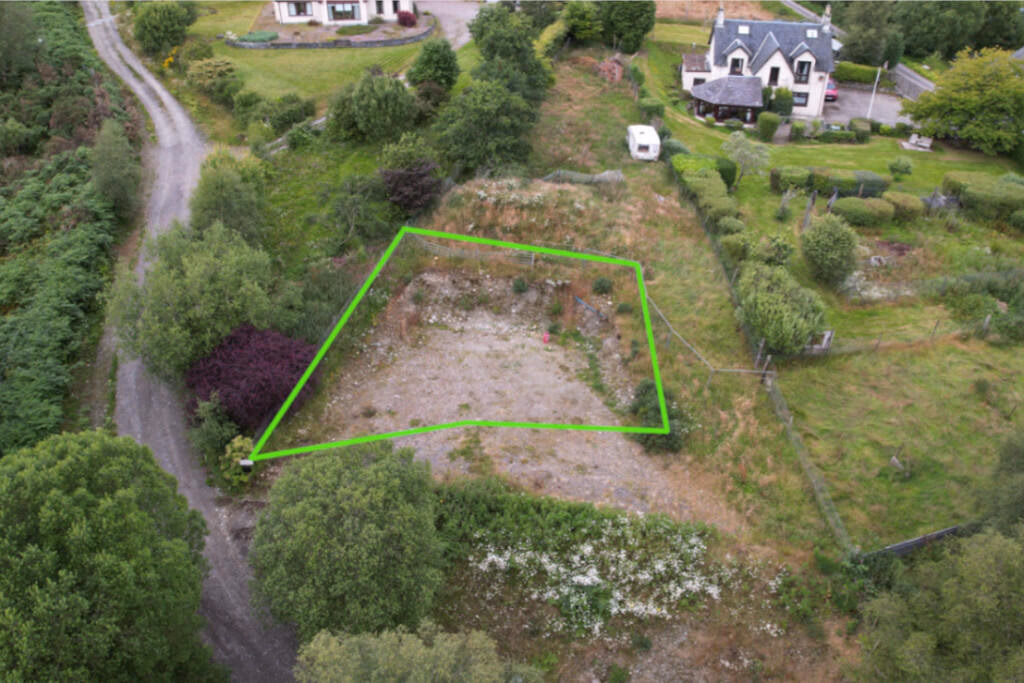 Land for sale - Image 1