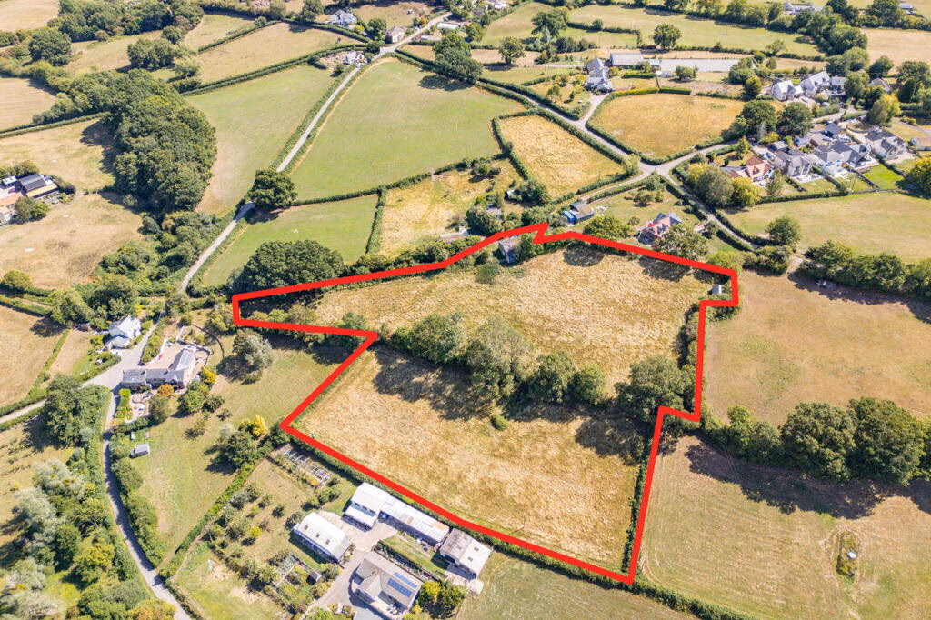 Land for sale - Image 1