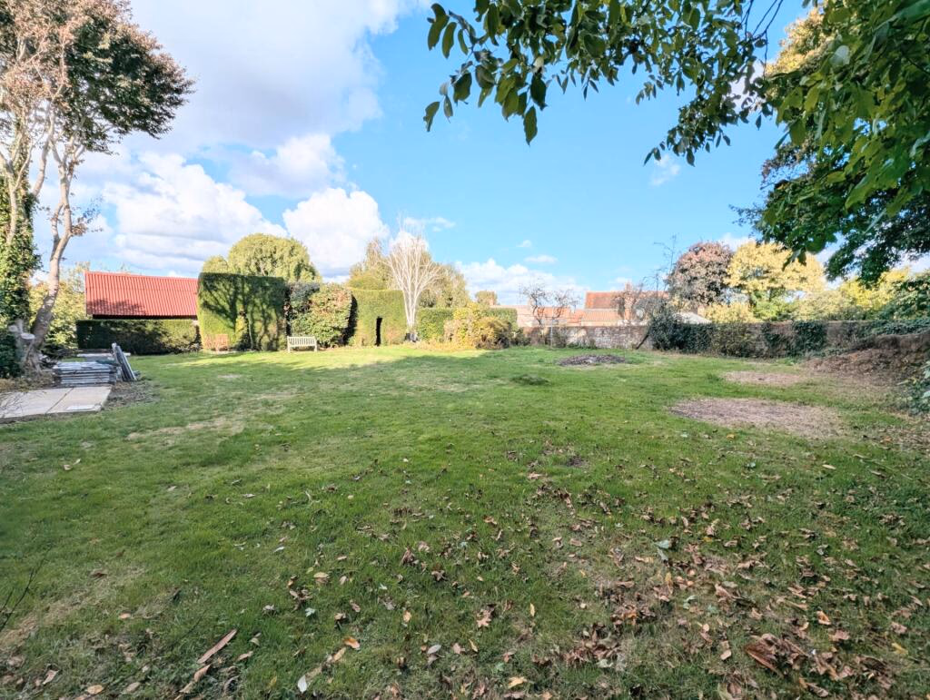 Plot for sale - Image 1