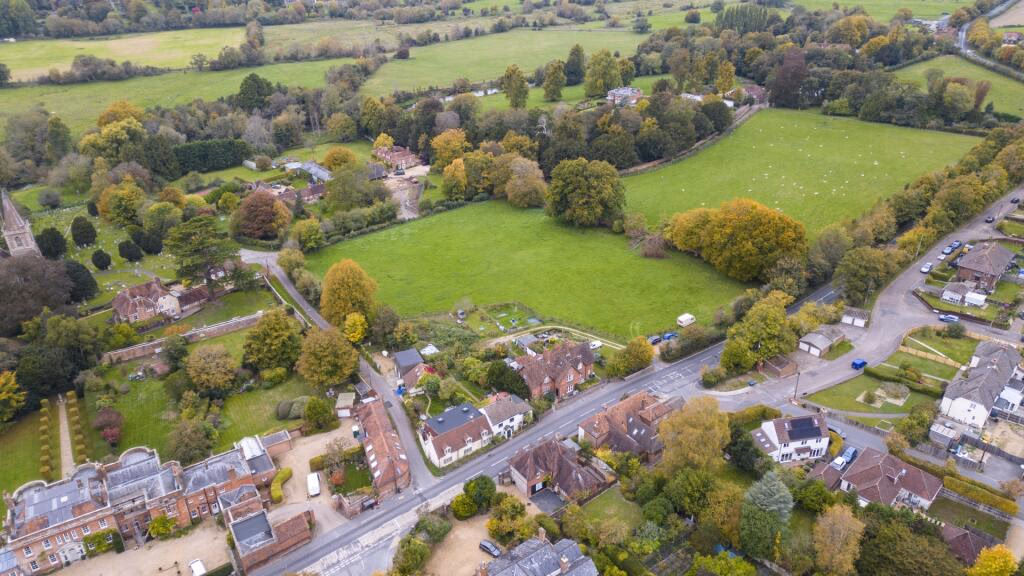 Land for sale - Image 1