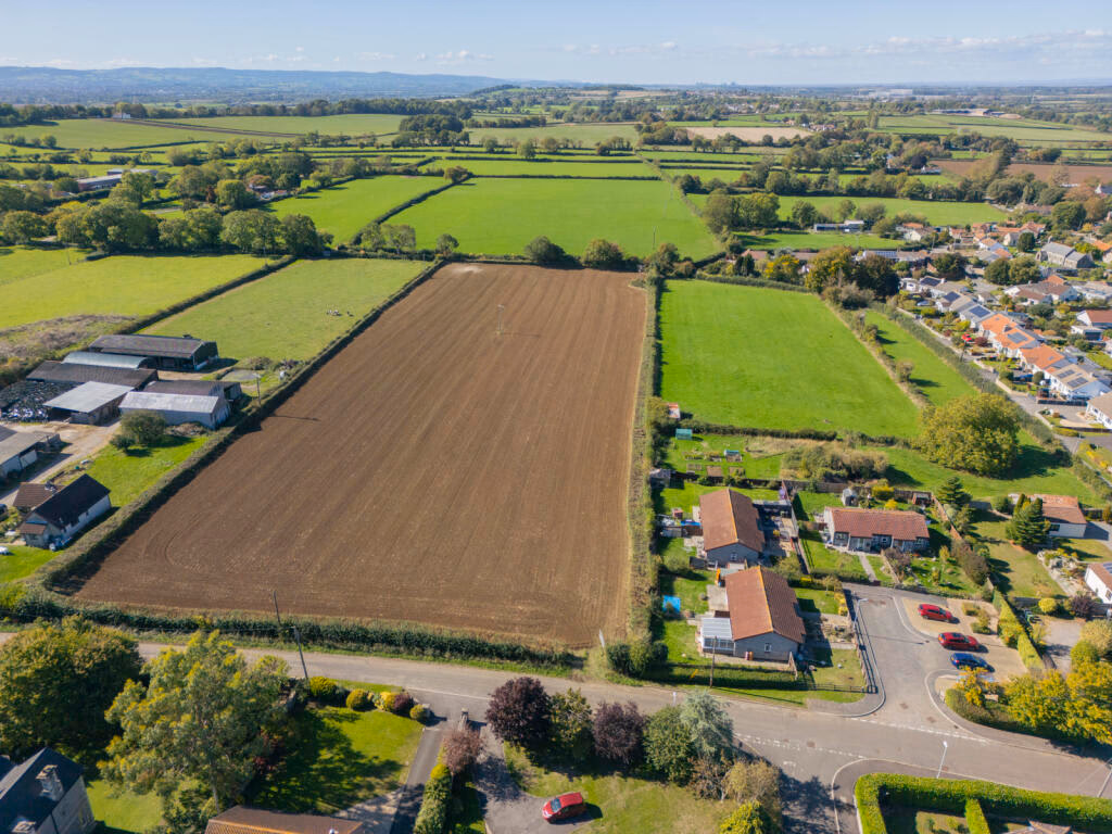 Land for sale - Image 1