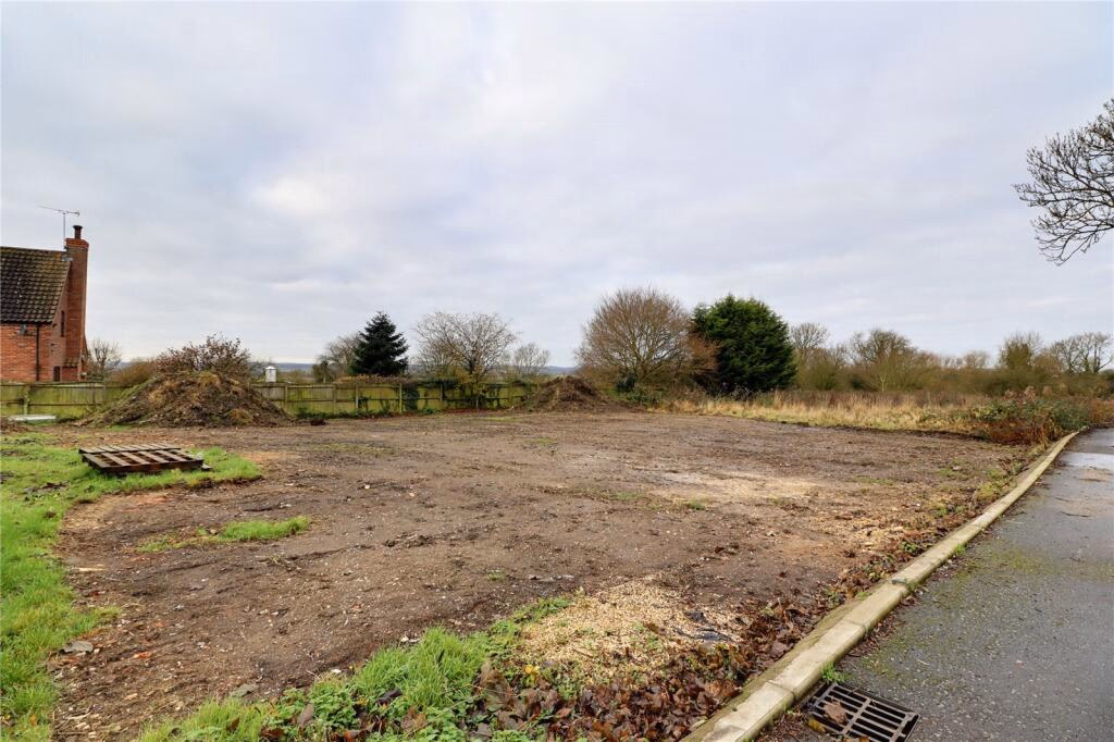 Land for sale - Image 2